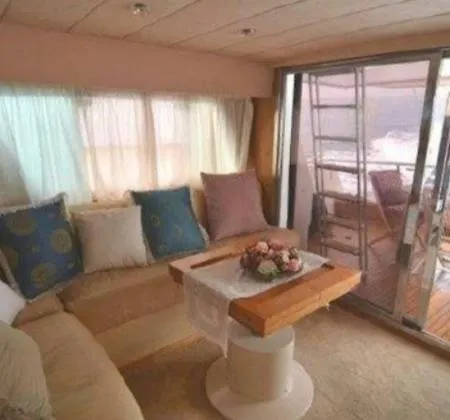 Apartment Yacht Lena Maria