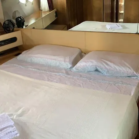 Apartment Yacht Lena Maria Porto Venere