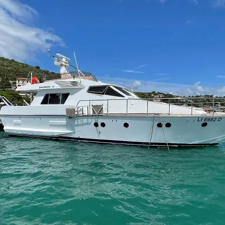Apartment Yacht Lena Maria *